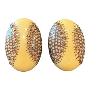 Vintage Cream Rhinestone Clip-On Earrings Hand-Painted Carved Lucite J16